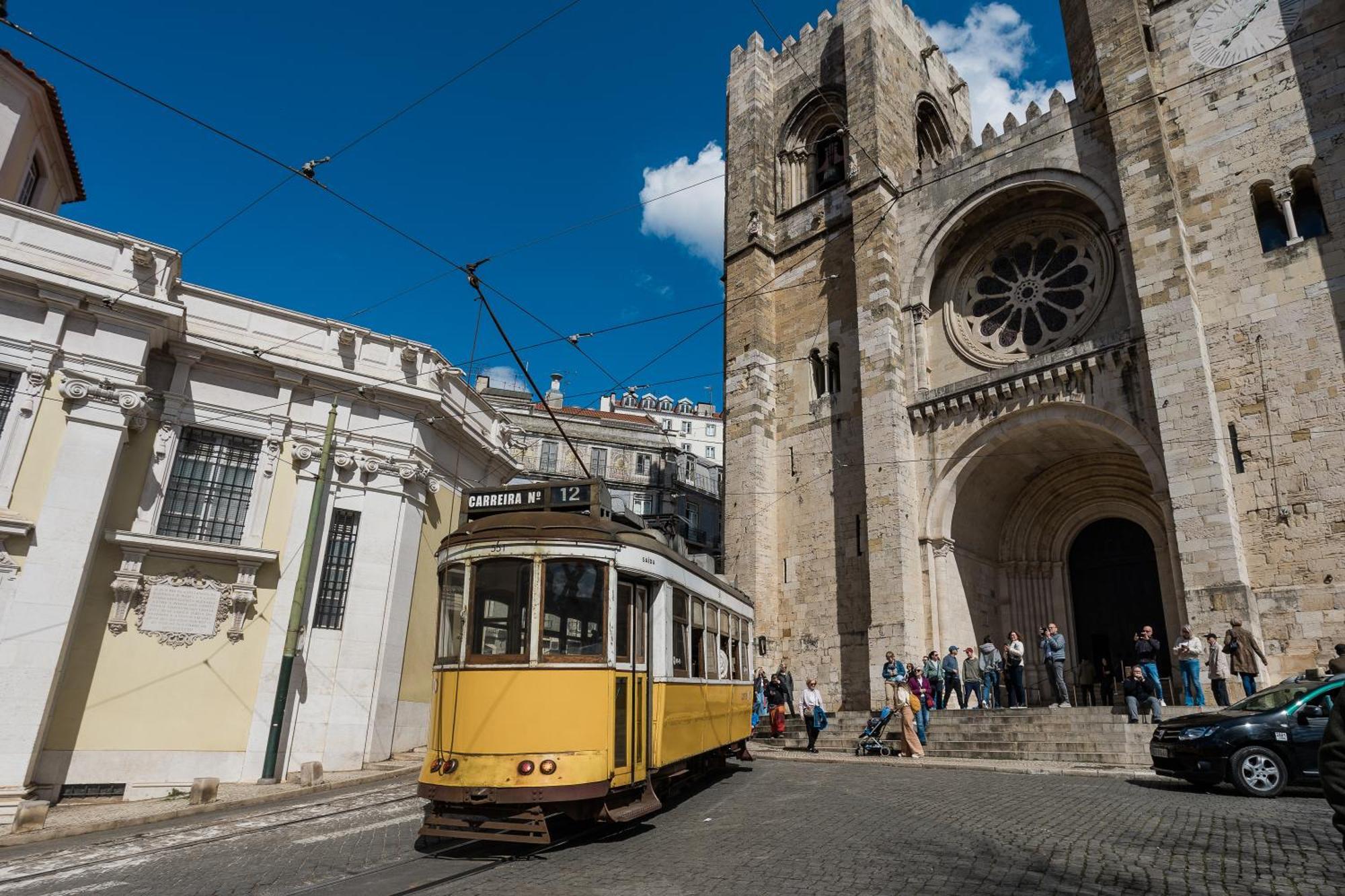 Apartment A Janela, Charming In Center Lisbon