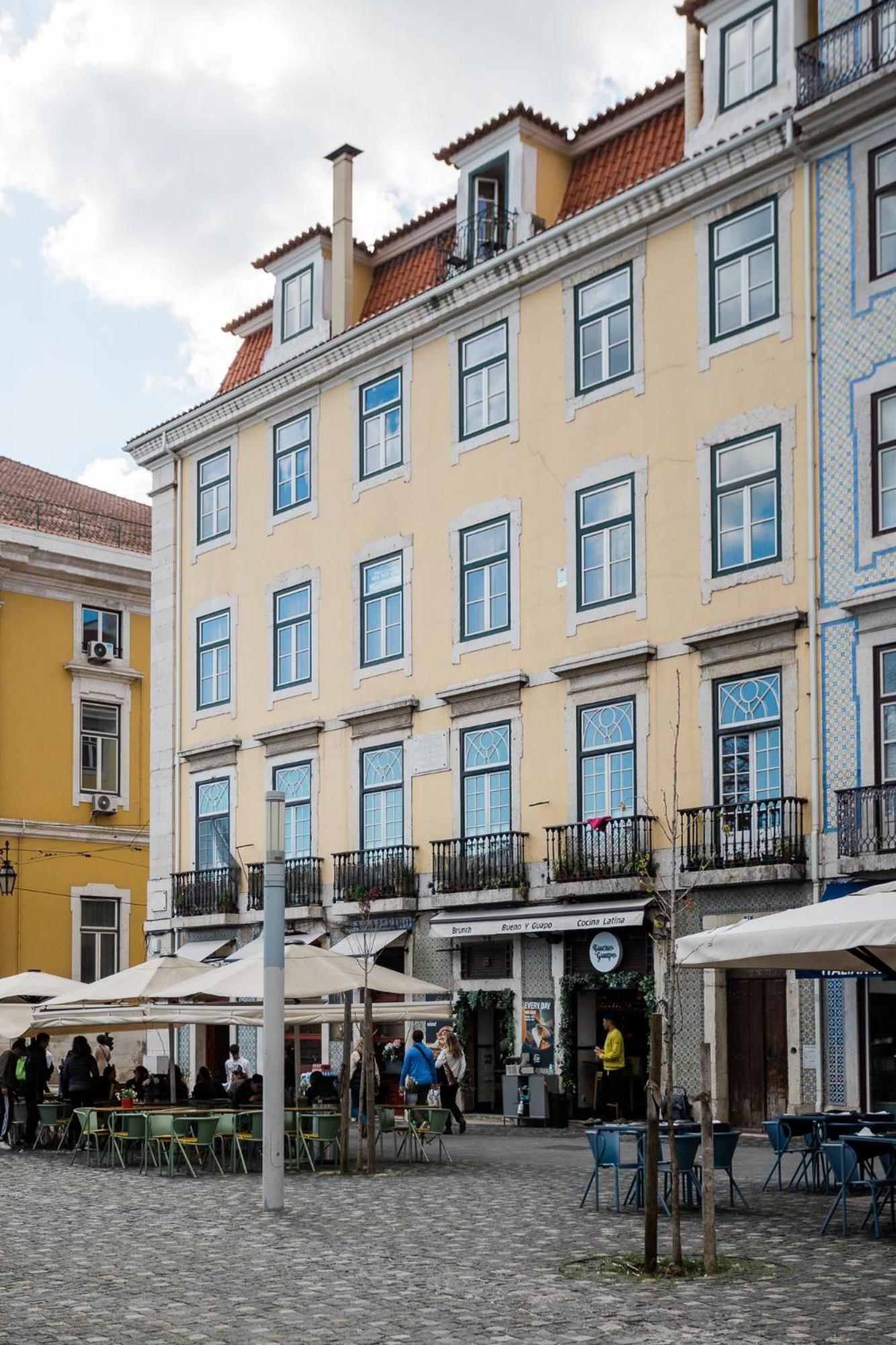 Apartment A Janela, Charming In Center *