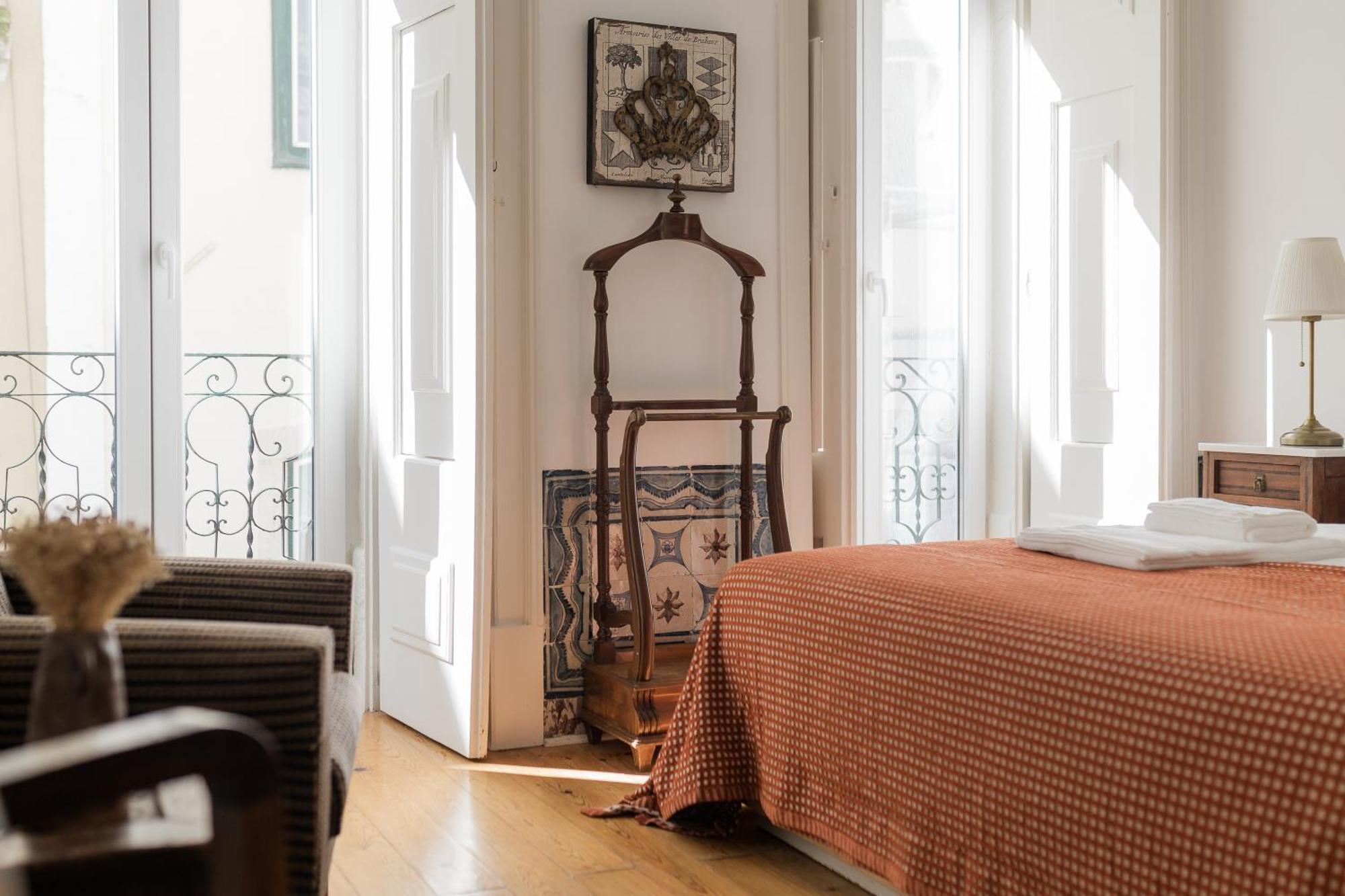 Apartment A Janela, Charming In Center *